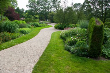 Yazın güzel bir bahçe