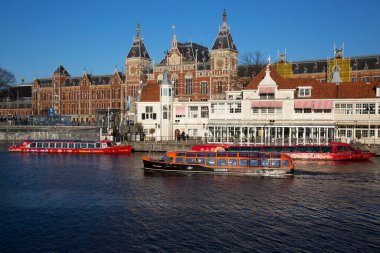 Hollanda, Amsterdam 'daki eski tren istasyonu.