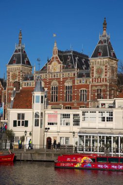 Hollanda, Amsterdam 'daki eski tren istasyonu.