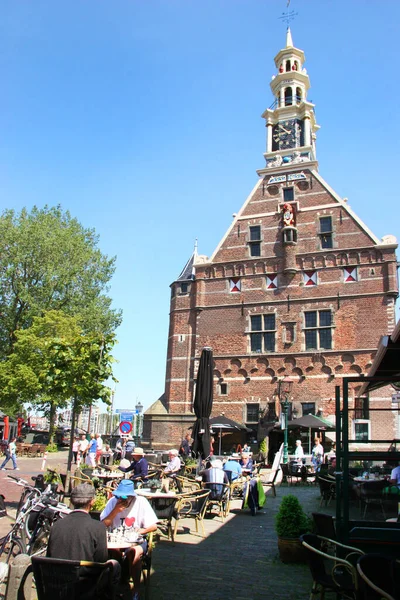 Uitzicht Oude Gebouwen Straat Cafe Met Mensen — Stockfoto