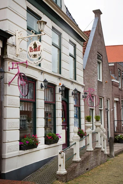 Uitzicht Een Typisch Friese Landelijke Stadsstraat — Stockfoto