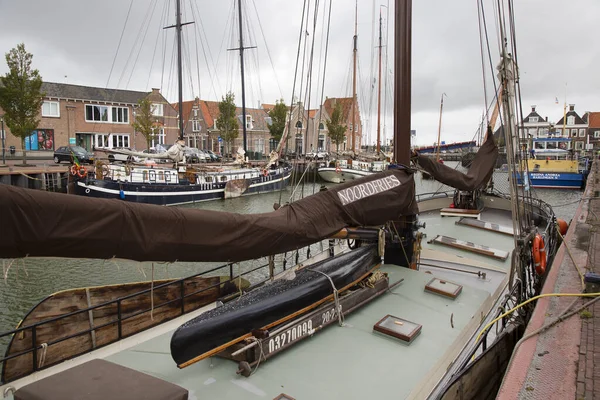 Hollanda Daki Rıhtımda Demirlemiş Teknelerin Görüntüsü — Stok fotoğraf