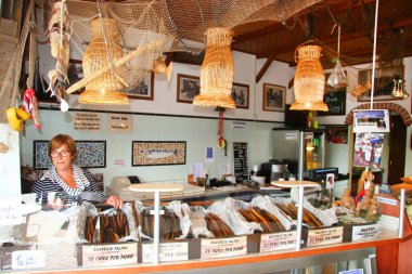 Şehirdeki geleneksel sokak pazarı   