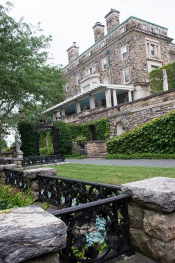 Bahçeli güzel Rockefeller malikanesi 