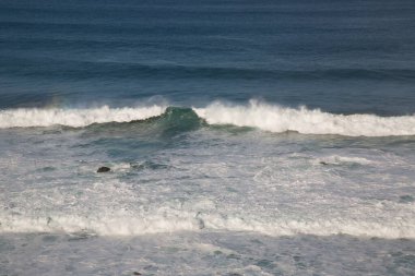 Güzel bir dalgalar deniz manzarası