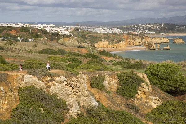 Güzel kayalık deniz manzarası