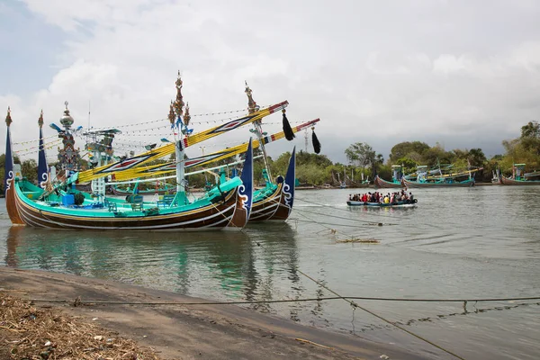 Bunte Und Religiös Dekorierte Traditionelle Fischereiflotte Hafen Von Pengambengan Indonesien — Stockfoto