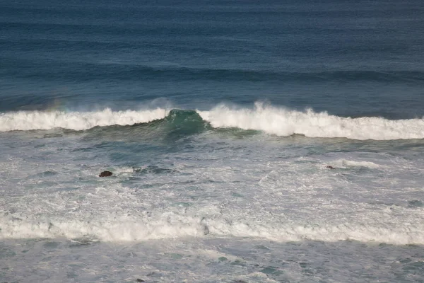 Güzel bir dalgalar deniz manzarası