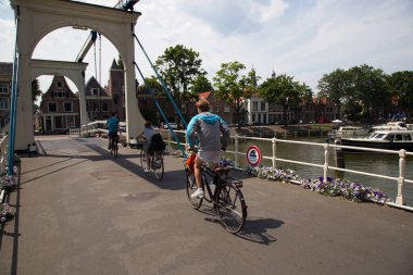 Amsterdam, Hollanda 'da bisikletler