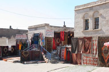 Şehirdeki geleneksel sokak pazarı   