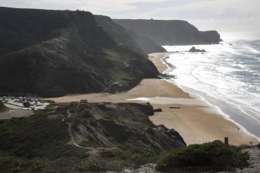 Güzel kayalık deniz manzarası