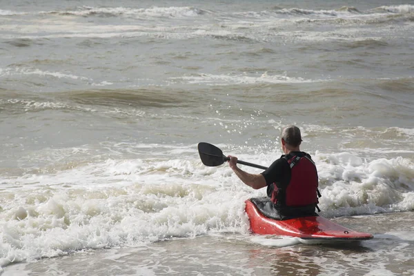 Homme Kayak Dans Mer — Photo