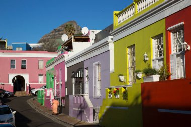 Capetown 'un tipik bir turistik bölgesindeki eski ve tarihi bo-kaap şehir merkezi.