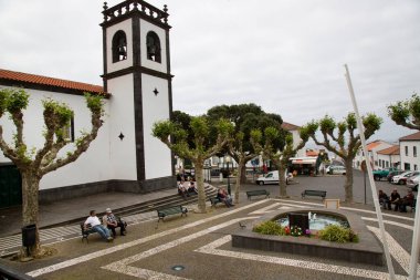 Akdeniz şehrinde güzel bir meydan 