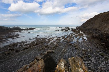 Güzel kayalık deniz manzarası