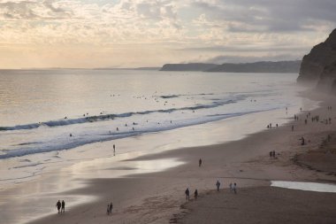 Sahilde güzel bir gün batımı