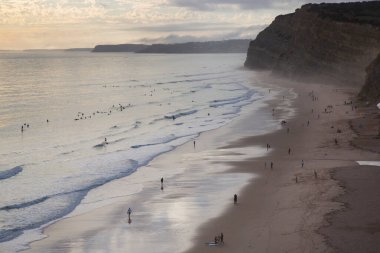 Sahilde güzel bir gün batımı