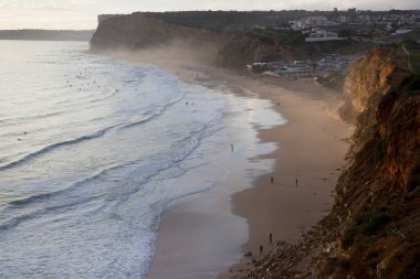 Denizde güzel bir gün batımı