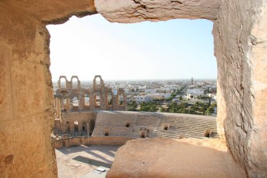 Turist manzarası, kasabanın eski kalıntıları.