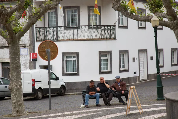 Akdeniz şehrinde güzel bir meydan 