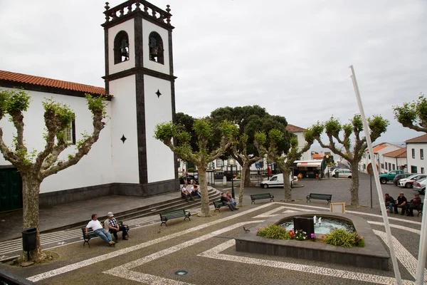 Akdeniz şehrinde güzel bir meydan 