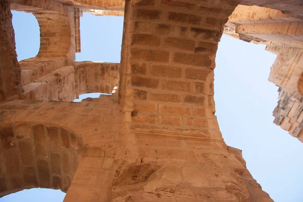 Turist manzarası, kasabanın eski kalıntıları.