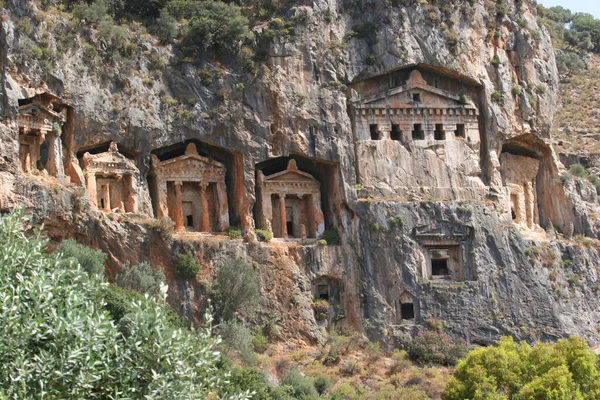 Lycian kaya mezarları, Kaunos, Dalyan Delta, Türk Ege, Türkiye 'deki kayalıklardaki mezar yerleri