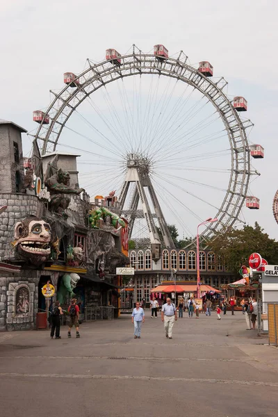 Cabins Spinning Ferris Wheel — Stock Photo, Image