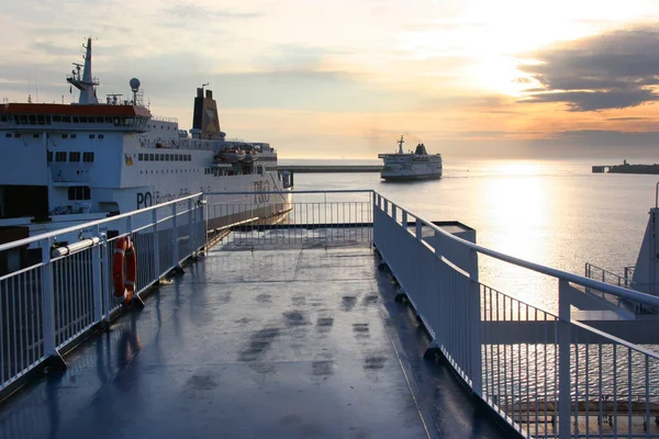 Limandaki güzel gemi manzarası