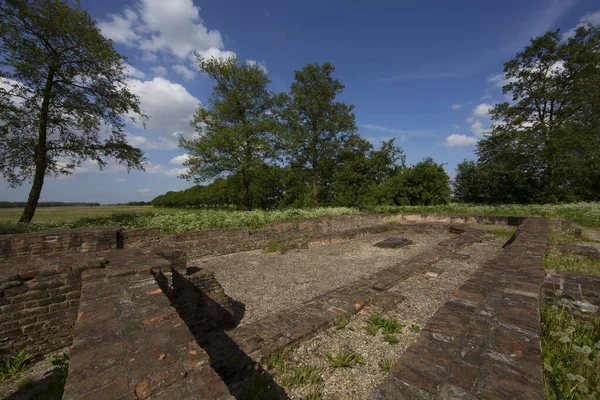 Ancient Ruins Green Meadow — Stock Photo, Image