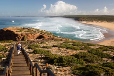 Deniz kıyısının güzel manzarası