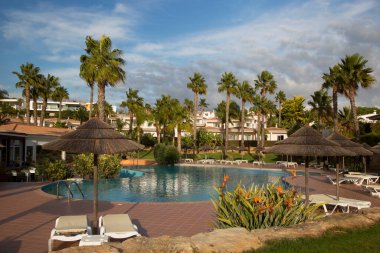 Otelde yüzme havuzu