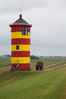 Pilsumer Leuchtturm çizgili deniz feneri