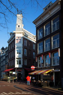 Hollanda, Amsterdam sokaklarındaki eski binalar.