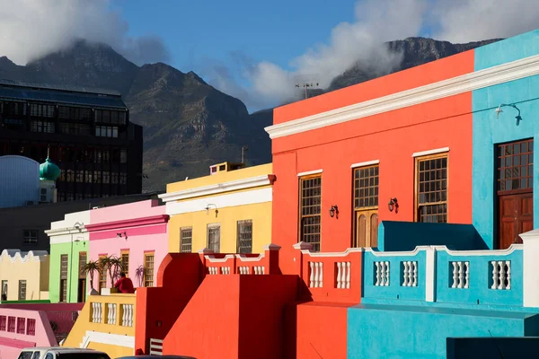 Capetown 'un tipik bir turistik bölgesindeki eski ve tarihi bo-kaap şehir merkezi.