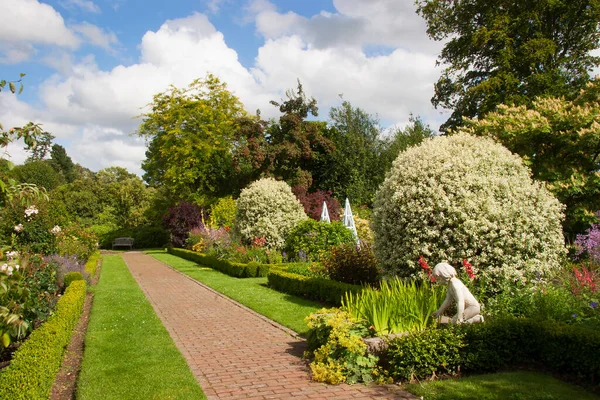 Beautiful Garden View Summer — 图库照片