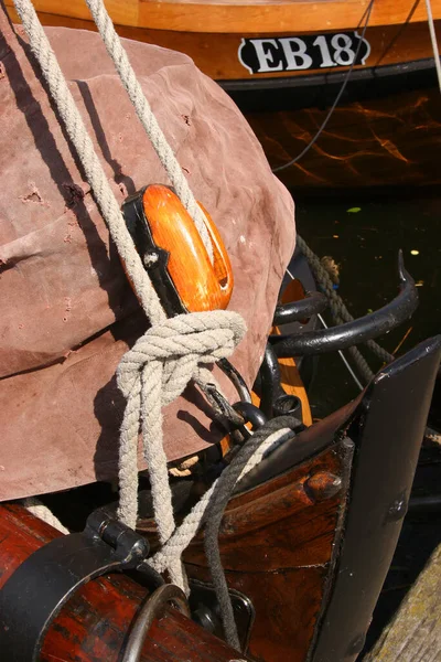 Hamn Med Båtar Europeiska Staden — Stockfoto