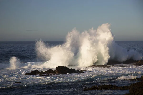 Штормові Морські Хвилі Розбилися Пляжі — стокове фото