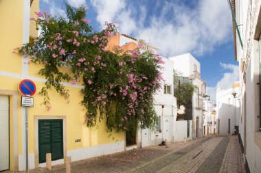 Eski şehrin güzel caddeleri