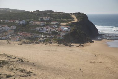 Aldatmaca, Aljezur belediyesinin kuzeyinde yer alan bir köydür.
