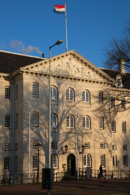 Amsterdam 'daki tarihi 17. Yüzyıl Donanma Deposu. Her türlü gemi teçhizatının depolanması için.