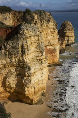 Güzel kayalık deniz manzarası