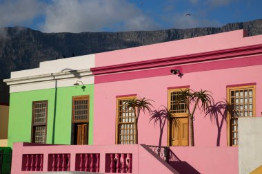 Capetown 'un tipik bir turistik bölgesindeki eski ve tarihi bo-kaap şehir merkezi.