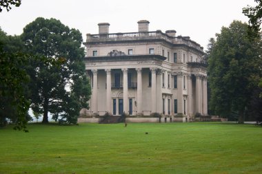 Bahçeli güzel Vanderbilt Üçlü Sarayı 
