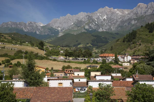 Pueblo Agrícola Valle Entre Picos Alta Montaña — Foto de Stock