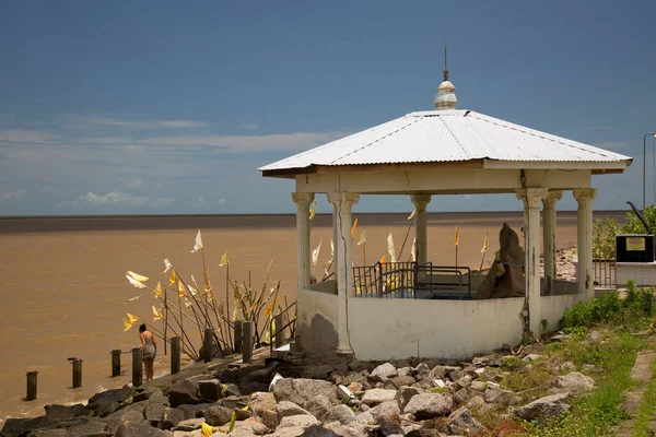 Ruhları Hindular Için Ibadet Yerini Temizlemek Için Dini Deniz Kenarı — Stok fotoğraf