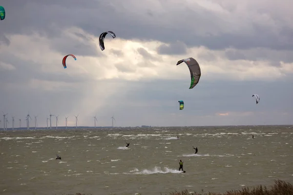 Draka Který Lítá Moři Kitesurfing — Stock fotografie