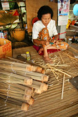 Atölyede çalışanlar, manzarayı kapatın
