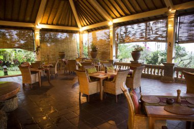 Açık hava ortamında bir restoran kafe..