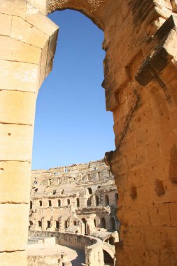 Turist manzarası, kasabanın eski kalıntıları.